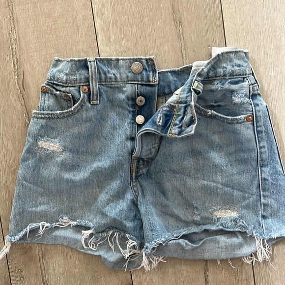 VINTAGE LEVIS CUT OFF SHORTS SIZE 26 *GORGEOUS DISTRESSING * BUTTON FLY - Picture 7 of 7